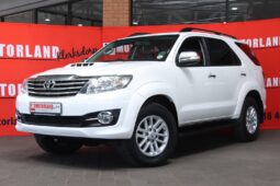 2015 Toyota Fortuner 3.0 D4-D R/B A/T full